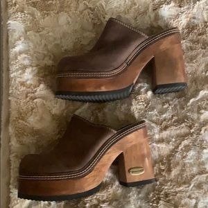 Riverstone Size 10 Clogs